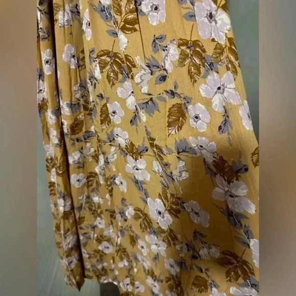 BNWT Floral Smocked Maxi Dress - Picture 6 of 7